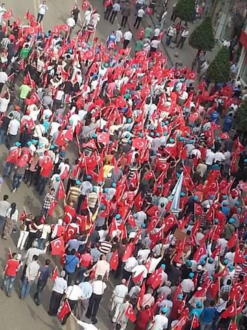 Bayrağa Saygı Yürüyüşü