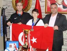 Metal Çocuk Kulübü üyesi Taekwondo Şampiyonu