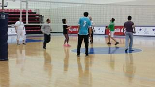 ARÇELİK ÇMİ İŞYERİNDE ÇALIŞAN ÜYELERİMİZ İLE VOLEYBOL MAÇI