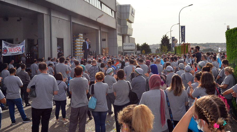 AKWEL’DE SÖZLEŞME SEVİNCİ!